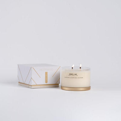 Meeraboo honey and hay candle